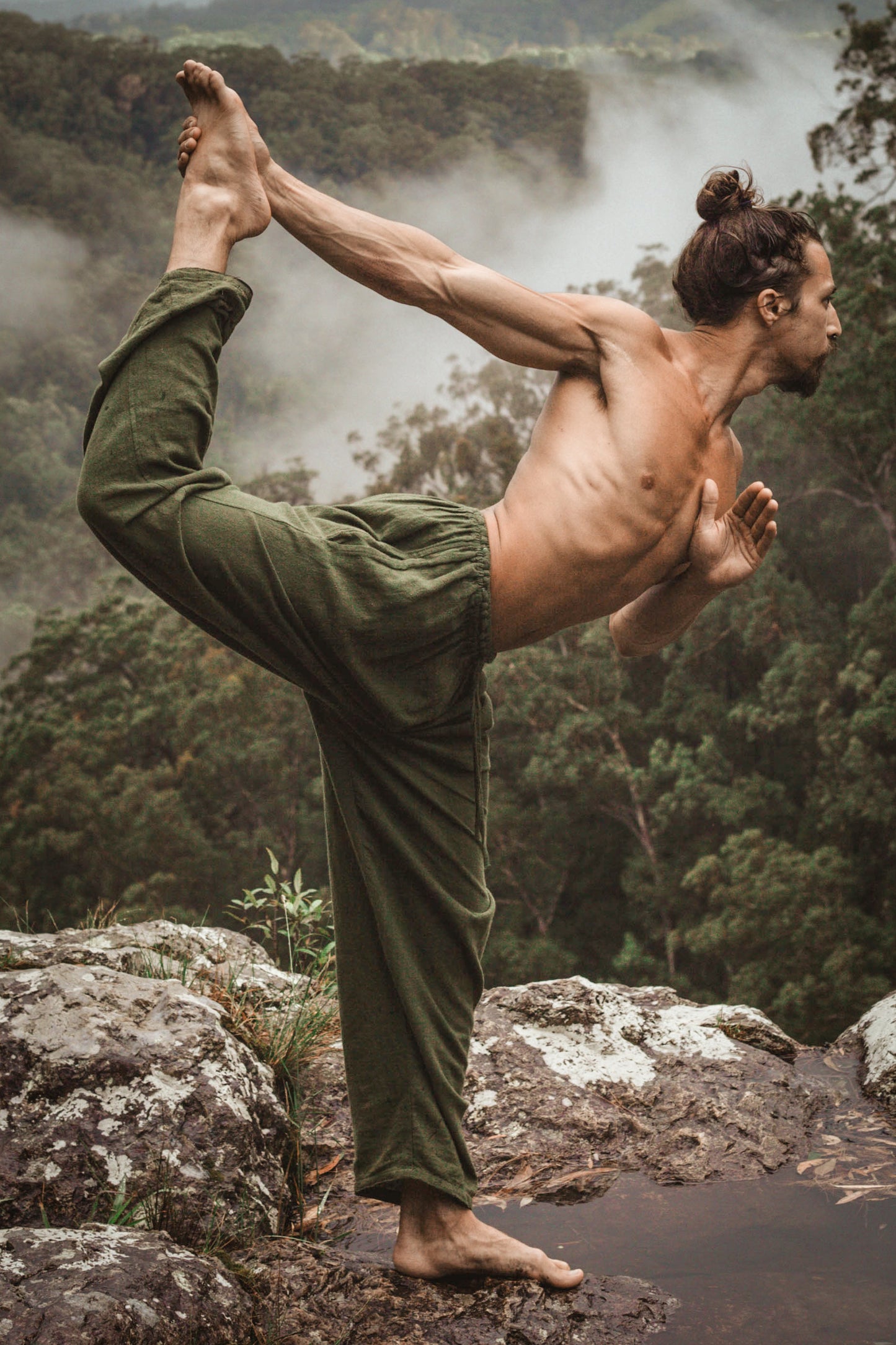 YUGI, pantalones de Yoga de algodón verde salvia para hombre, bolsillos teñidos con plantas naturales, pantalones rectos transpirables de Yogi para gimnasio, Festival con cordón Flexible AJJAYA