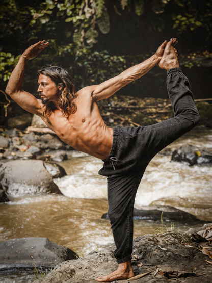 YUGI Beige Pantalon de yoga Harem en coton pour homme Poches teintées de plantes naturelles Yogi Respirant Gym Pantalon droit Cordon de serrage flexible Festival Rave AJJAYA