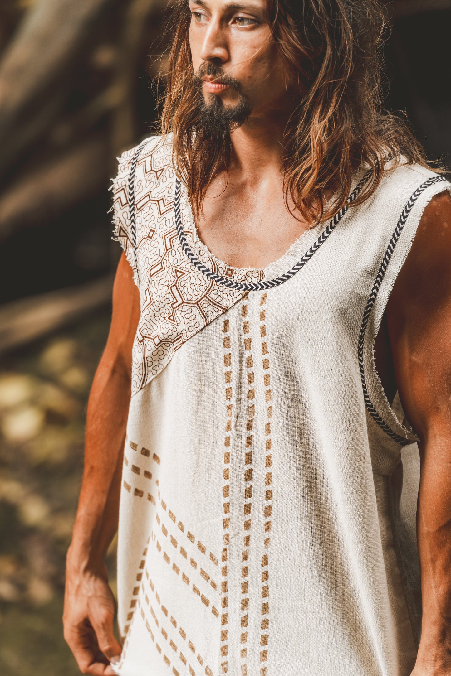 MUKTI Beige Mens Débardeur sans manches Combo Shipibo et Block Print sur coton gypsy festival chemise ethnique éclectique Tribal respirant AJJAYA