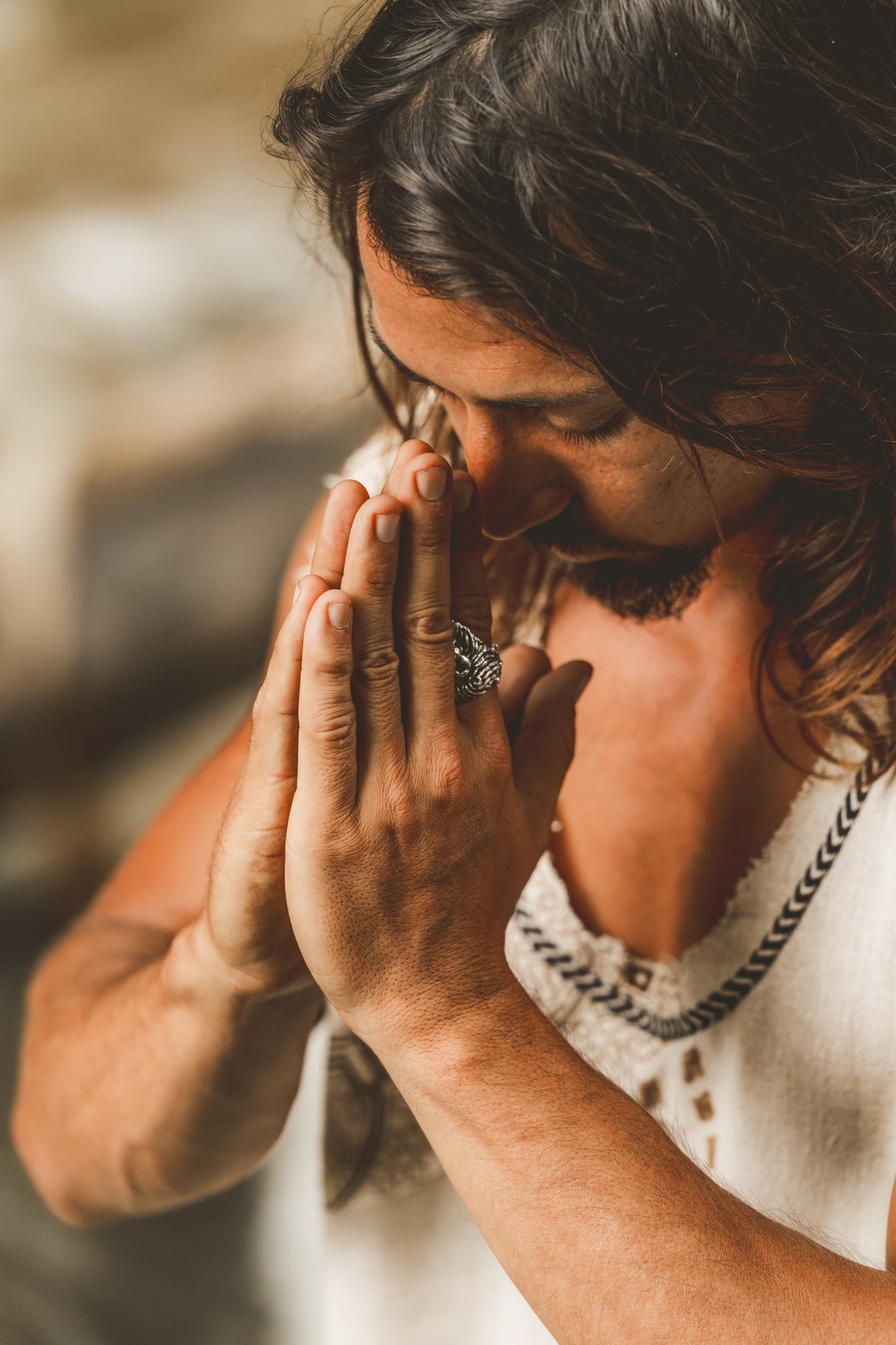 MUKTI Beige Mens Débardeur sans manches Combo Shipibo et Block Print sur coton gypsy festival chemise ethnique éclectique Tribal respirant AJJAYA