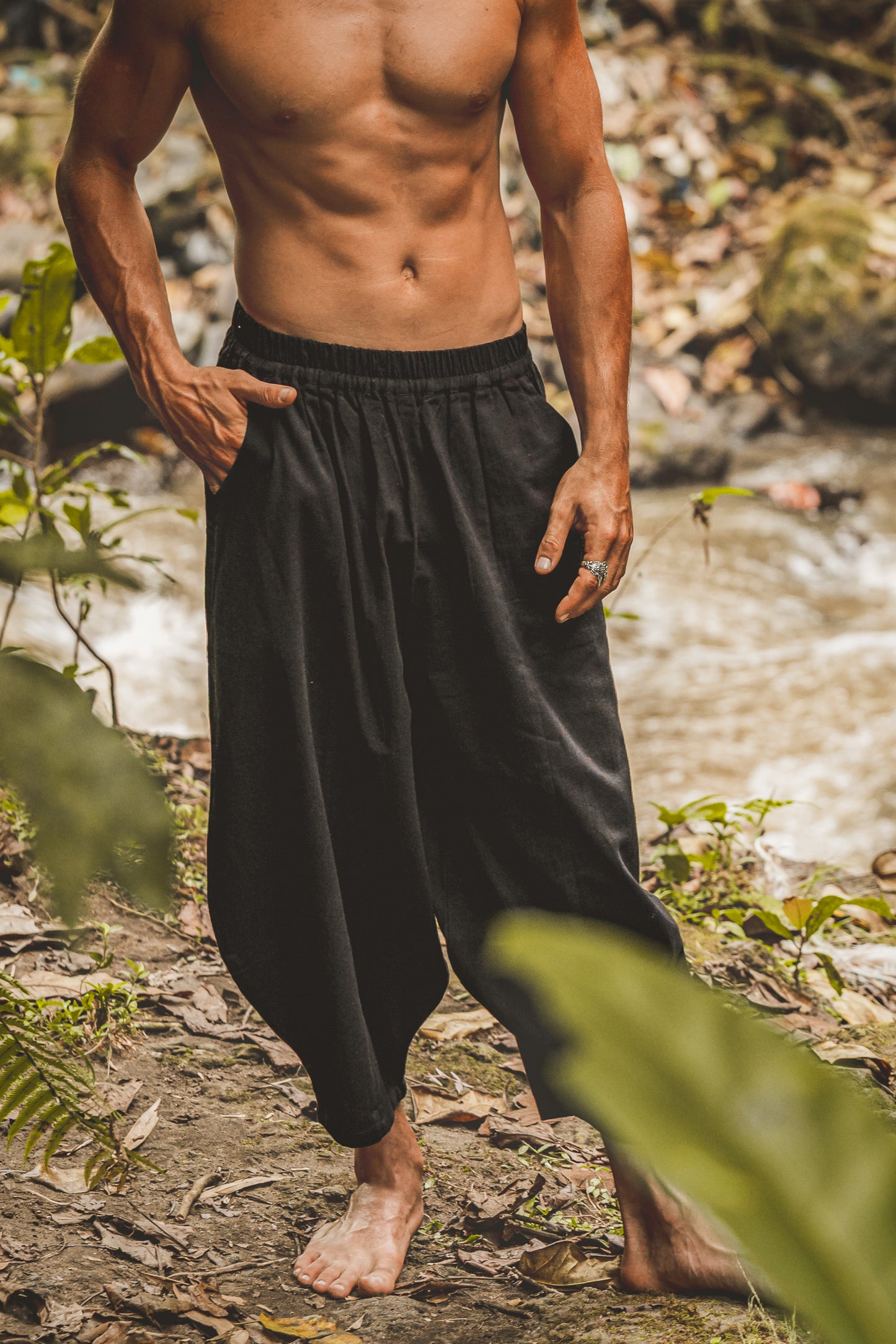 AYON Pantalon de Yoga en Coton pour Hommes Sauge Vert Plante Naturelle Teint Poches Yogi Respirant Gym Pantalon Droit Cordon Flexible Festival AJJAYA