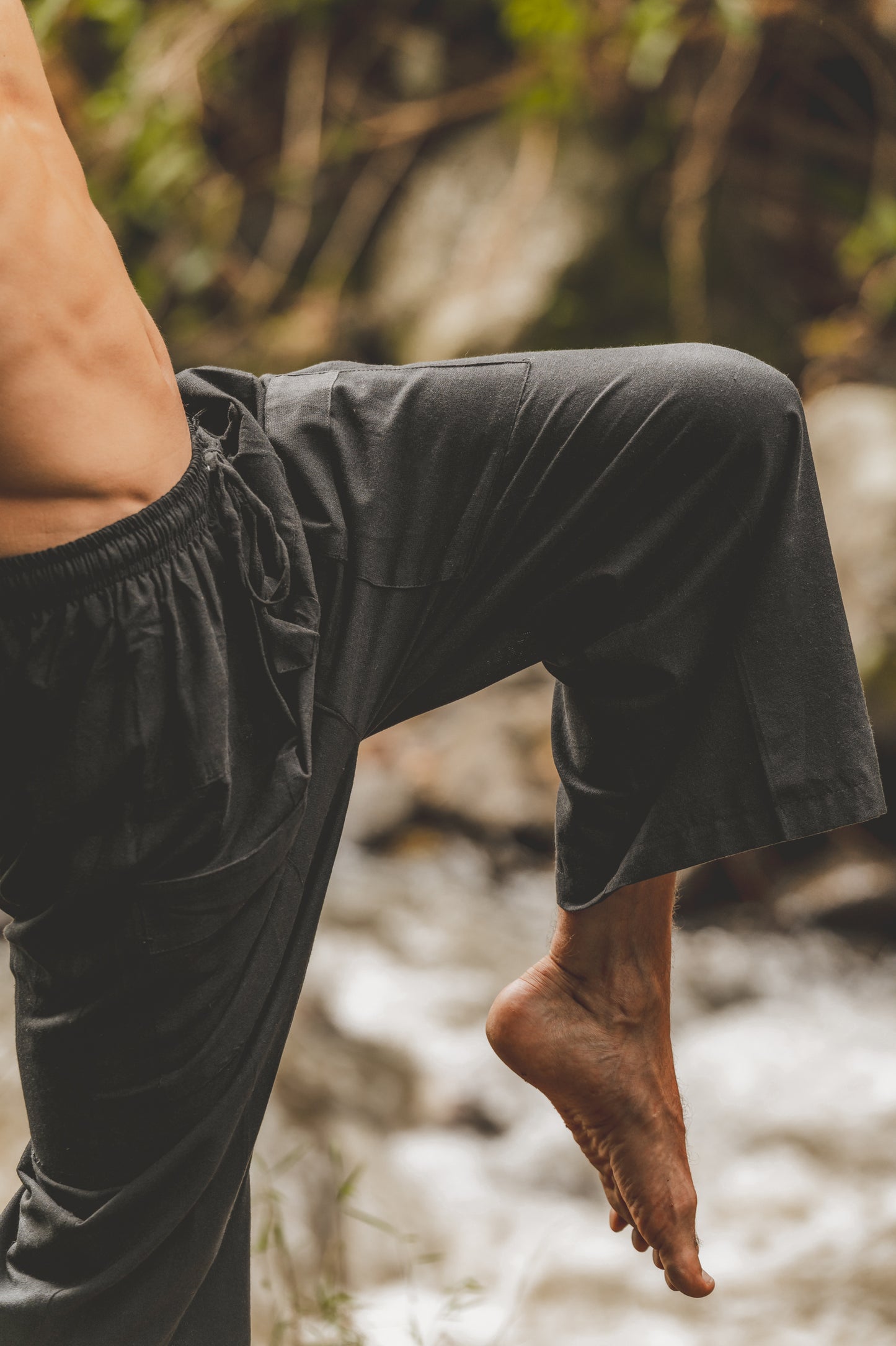 TADASANA Pantalon de yoga pour homme Beige Chanvre biologique et coton Poches de samouraï faites à la main Écologique Durable Confortable Terreux Gypsy AJJAYA