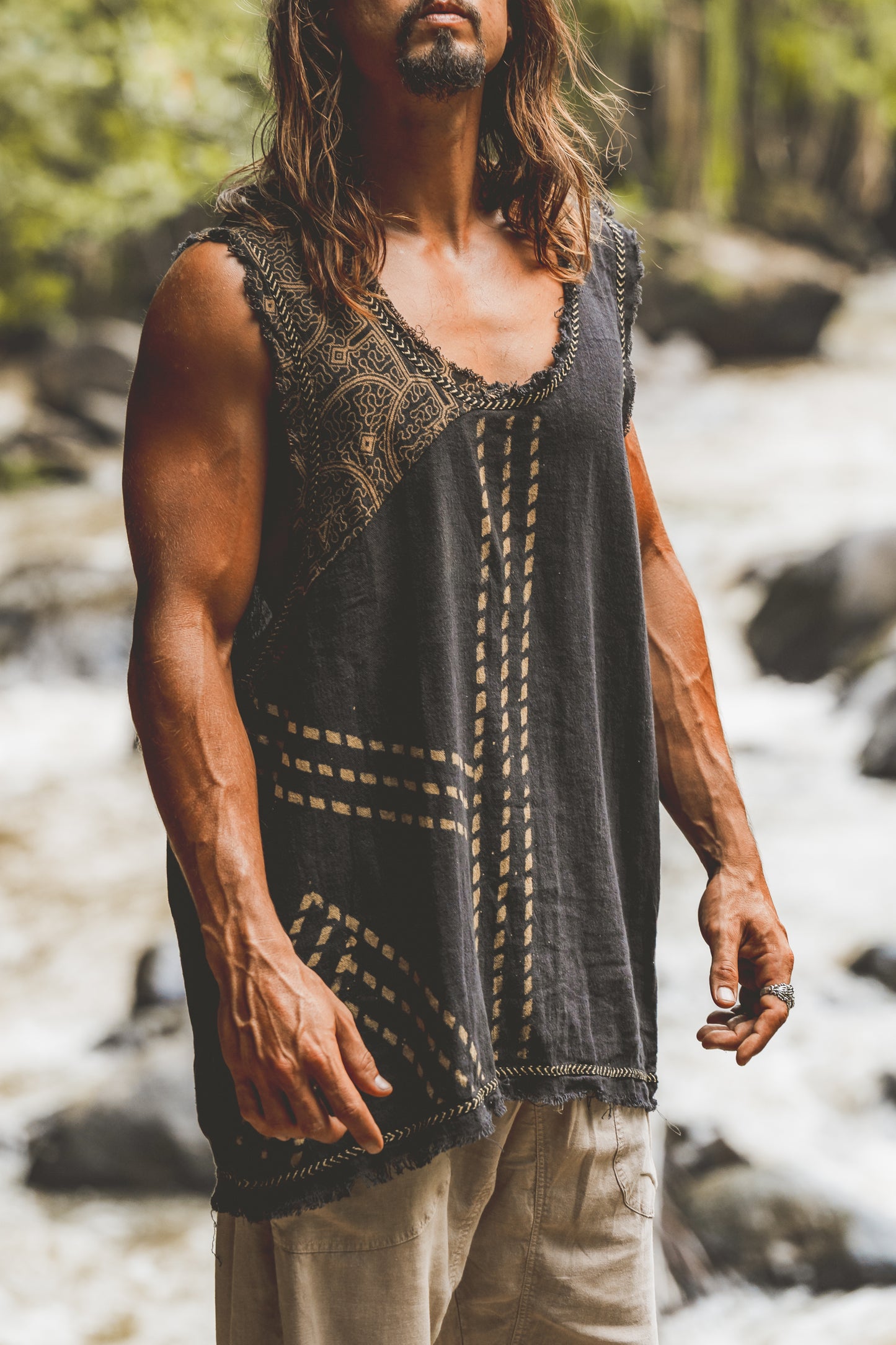 MUKTI Beige Mens Débardeur sans manches Combo Shipibo et Block Print sur coton gypsy festival chemise ethnique éclectique Tribal respirant AJJAYA