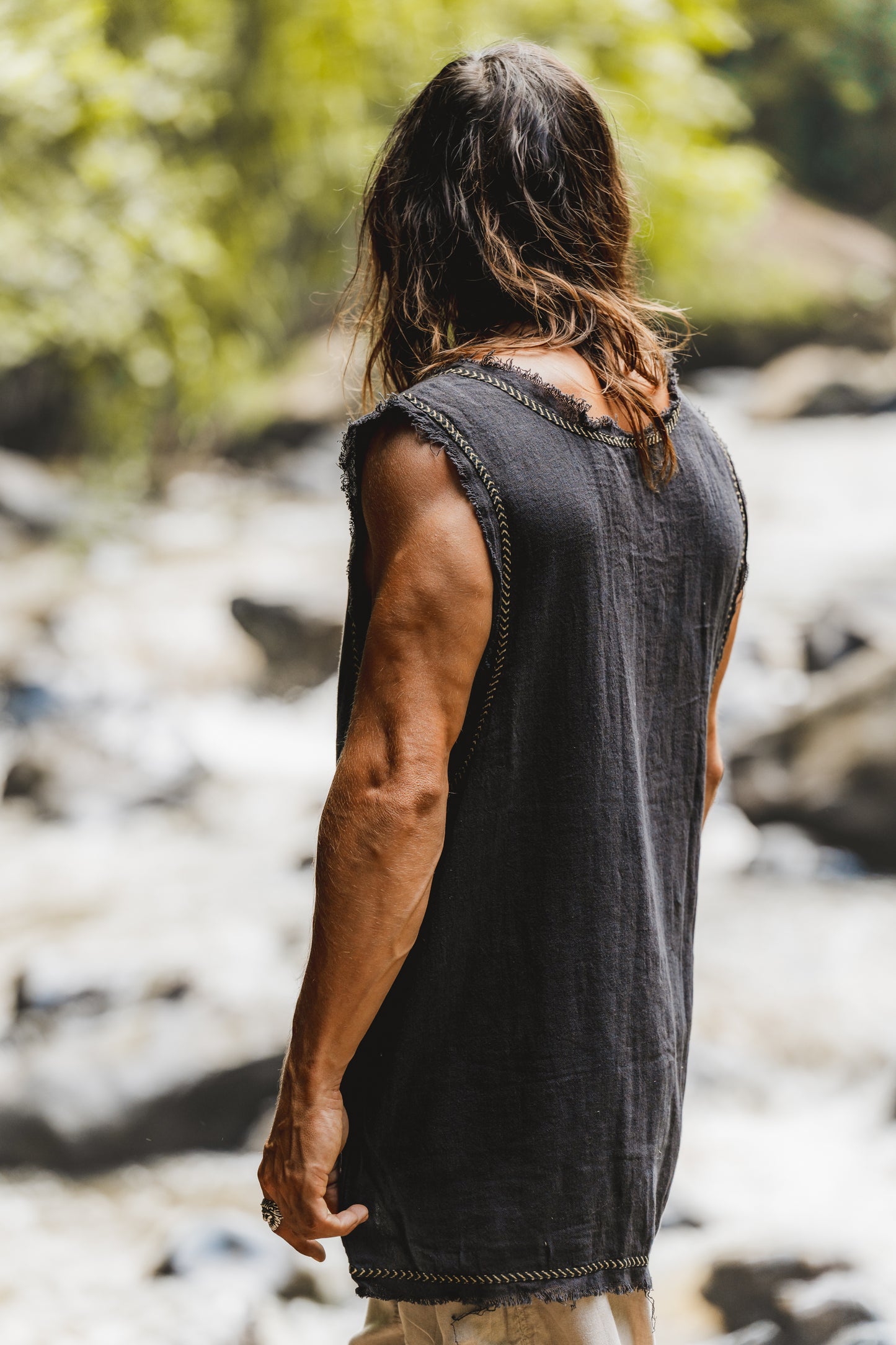 MUKTI Beige Mens Débardeur sans manches Combo Shipibo et Block Print sur coton gypsy festival chemise ethnique éclectique Tribal respirant AJJAYA