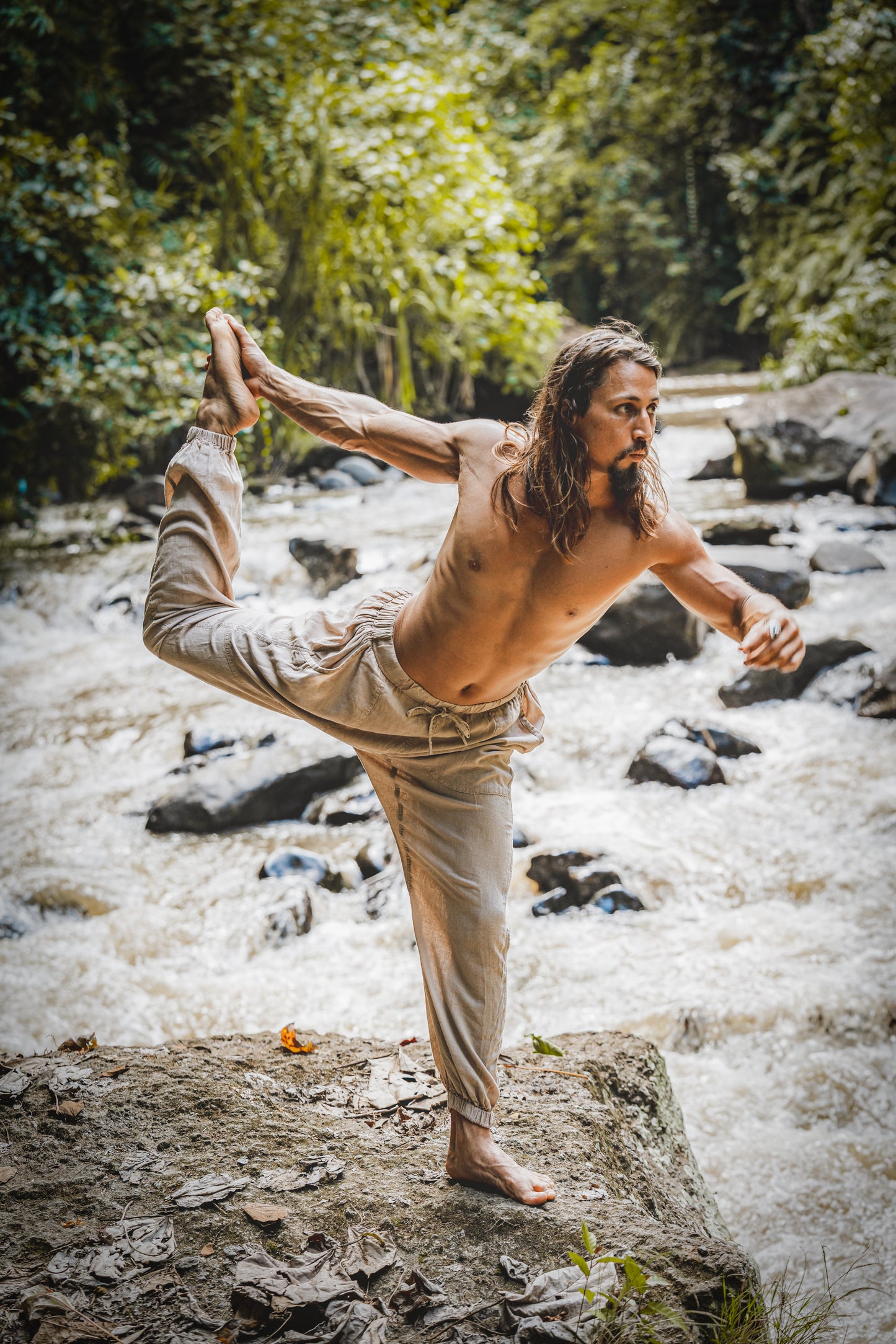 YUGI Beige Pantalon de yoga Harem en coton pour homme Poches teintées de plantes naturelles Yogi Respirant Gym Pantalon droit Cordon de serrage flexible Festival Rave AJJAYA