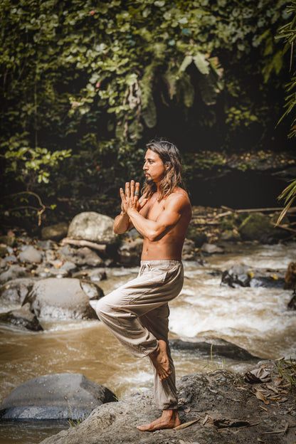 YUGI 米色男士纯棉后宫瑜伽裤天然植物染色口袋瑜伽士透气健身房直筒裤弹性抽绳 Festival Rave AJJAYA