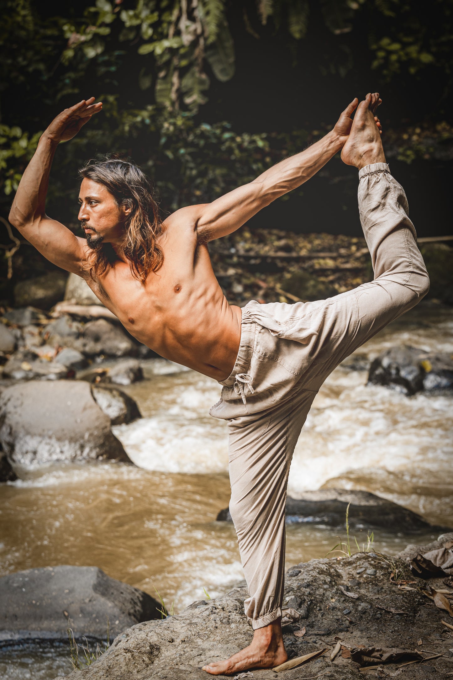 YUGI Beige Pantalon de yoga Harem en coton pour homme Poches teintées de plantes naturelles Yogi Respirant Gym Pantalon droit Cordon de serrage flexible Festival Rave AJJAYA