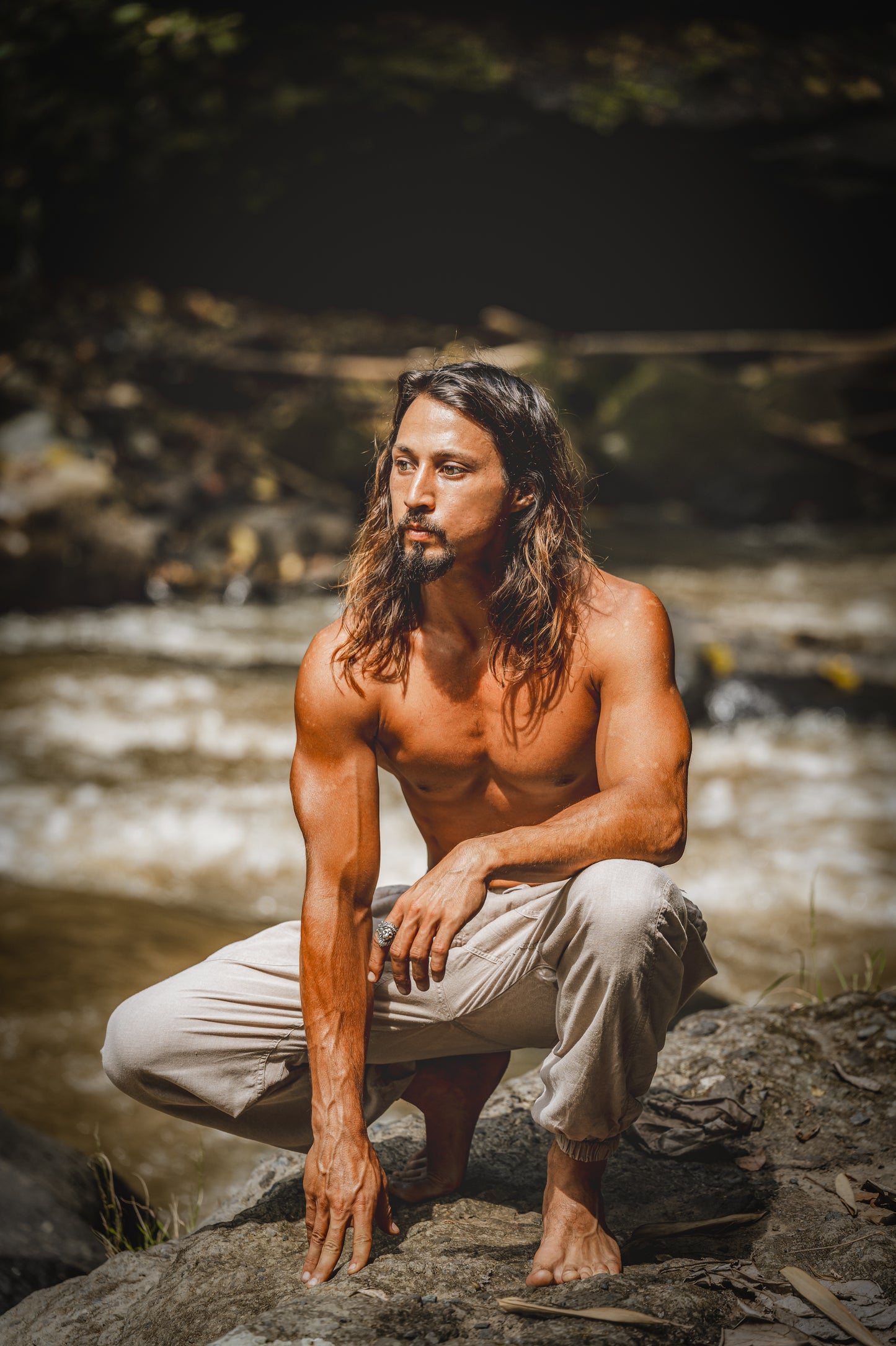 YUGI Beige Pantalon de yoga Harem en coton pour homme Poches teintées de plantes naturelles Yogi Respirant Gym Pantalon droit Cordon de serrage flexible Festival Rave AJJAYA