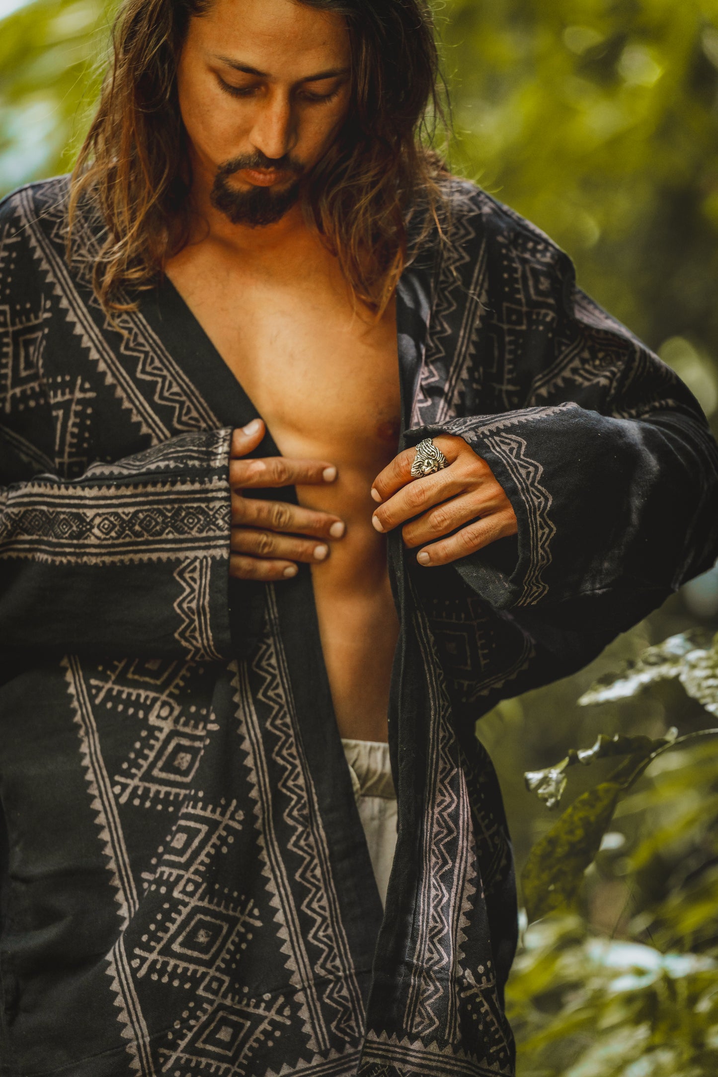 KHAL Hommes Noir Ouvert Coton Chemise Haut Tissé À La Main Naturel Eco Teint Bloc Imprimé Sans Boutons Gypsy Tribal Primitif Festival Muscle Gilet AJJAYA