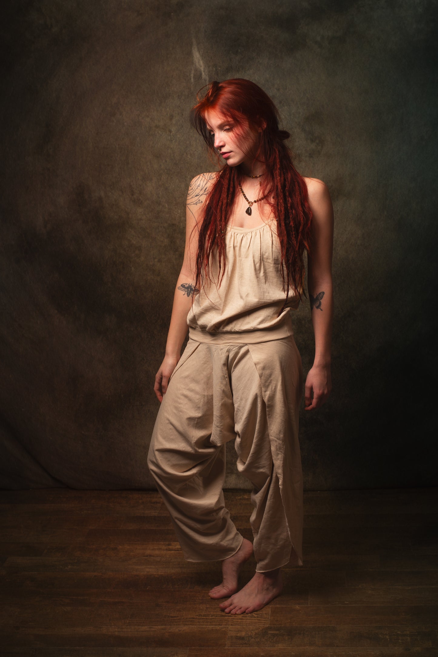 KAYANA بذلة رومبير بشكل عام بيج كريم مصنوع يدويًا قطن طبيعي يوجا مقصوص بأرجل مفتوحة فضفاض مرن يسمح بمرور الهواء مهرجان بوهو الغجر أججايا