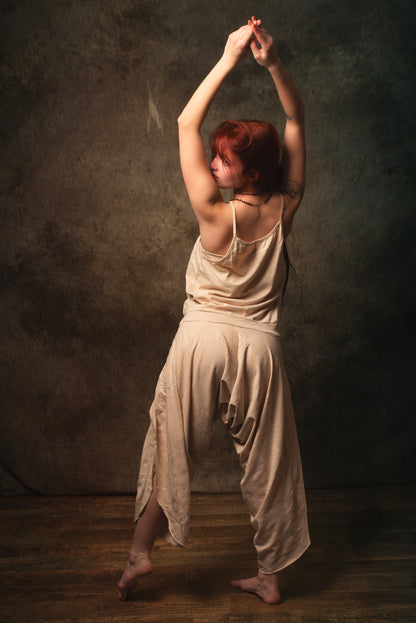 KAYANA Combinaison Barboteuse Ensemble Beige Crème Fait à la Main Coton Naturel Yoga Coupe Jambes Ouvertes Lâche Flexible Respirant Boho Festival Gypsy AJJAYA