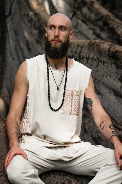 メンズタンクトップハンドメイドベージュネオジプシーノースリーブアーストップシャツ、トライバルジャングルナチュラルサベージネックフェスティバルレイブAJJAYA遊牧民プリミティブ