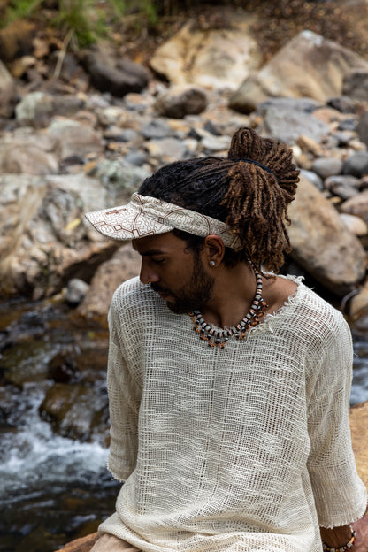 SHIPISOR Schwarze Visier-Dreadlock-Kappe mit Shipibo-Mustern Naturbaumwolle Verstellbarer Riemen Tribal Festival Zeremonie Ritual AJJAYA