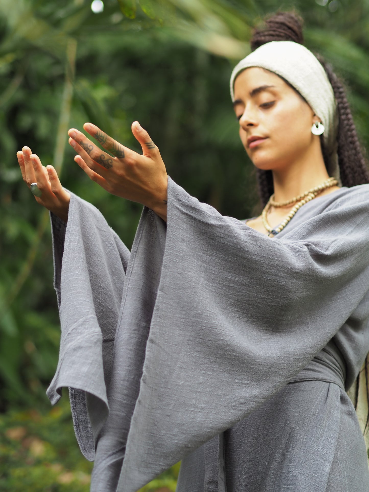 MIRA Grey Womens Kimono Dress Japanese Robe Arm Flairs Soft Breathable Cotton Festival Ritual Resort Wear AJJAYA