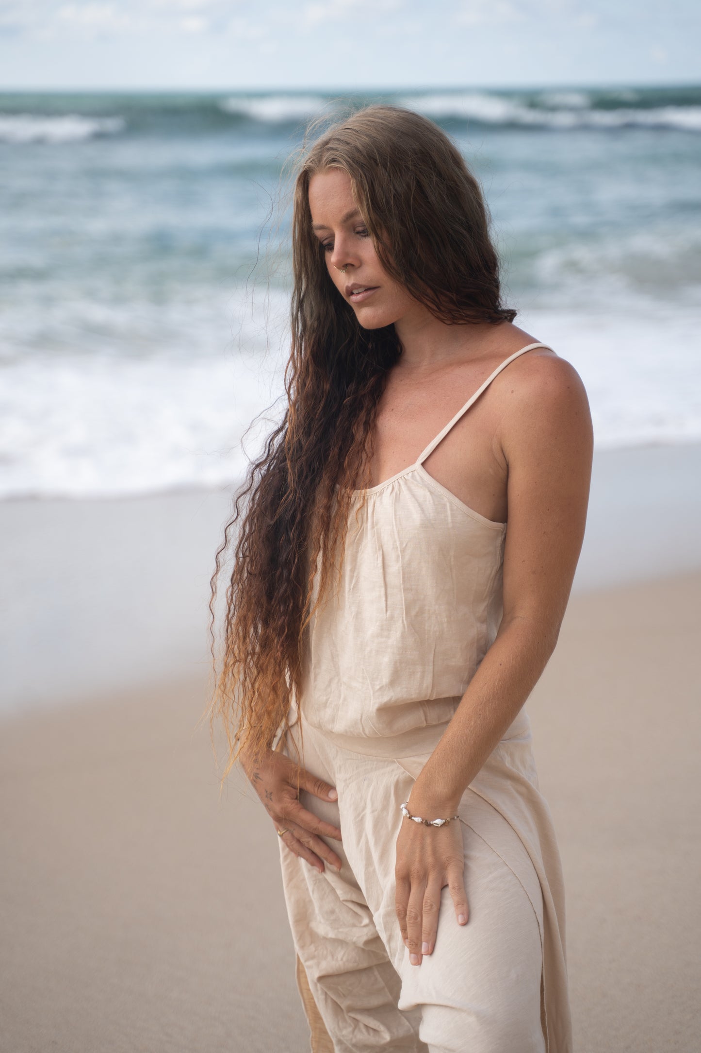 KAYANA بذلة رومبير بشكل عام بيج كريم مصنوع يدويًا قطن طبيعي يوجا مقصوص بأرجل مفتوحة فضفاض مرن يسمح بمرور الهواء مهرجان بوهو الغجر أججايا