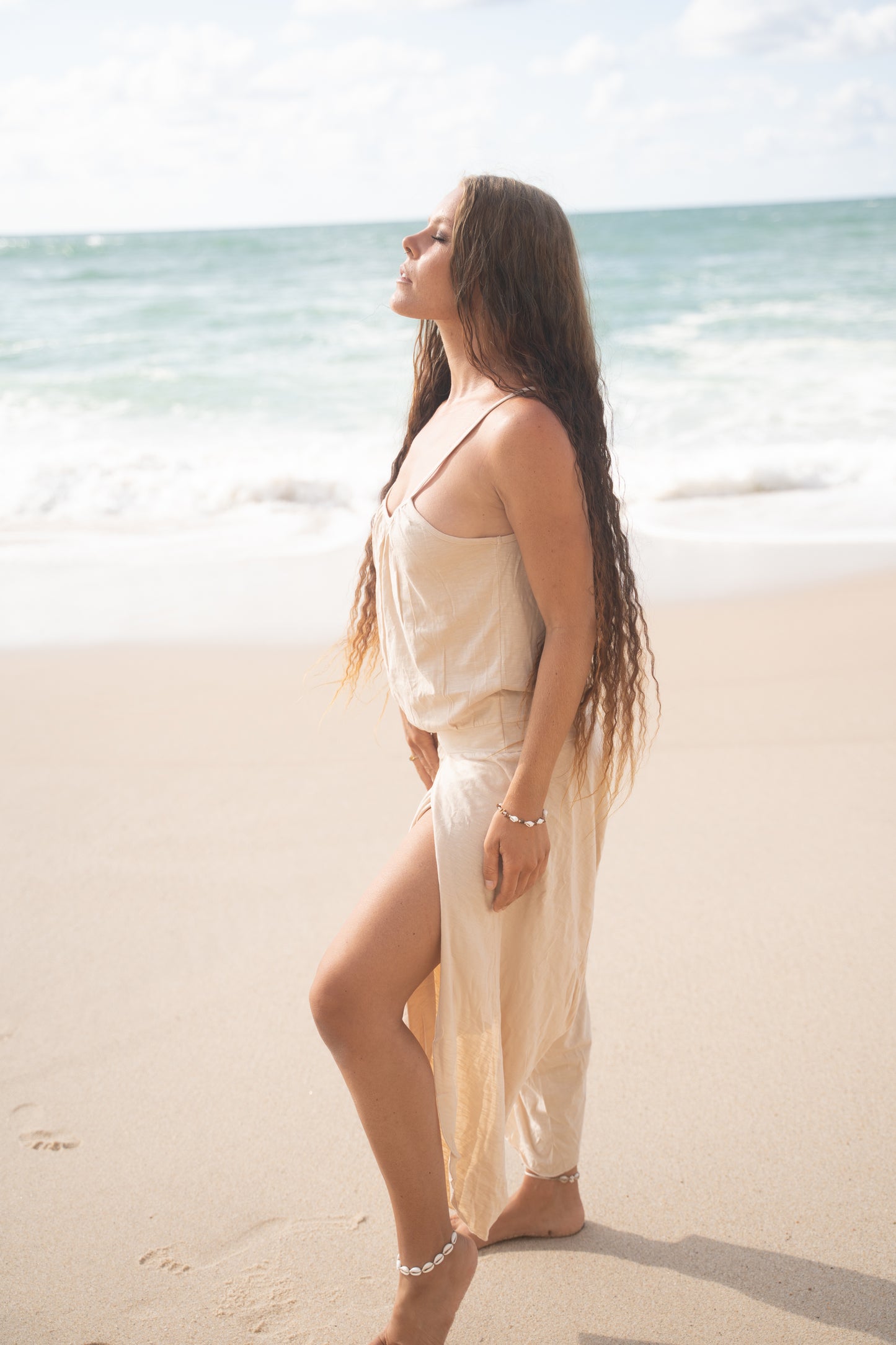 KAYANA بذلة رومبير بشكل عام بيج كريم مصنوع يدويًا قطن طبيعي يوجا مقصوص بأرجل مفتوحة فضفاض مرن يسمح بمرور الهواء مهرجان بوهو الغجر أججايا