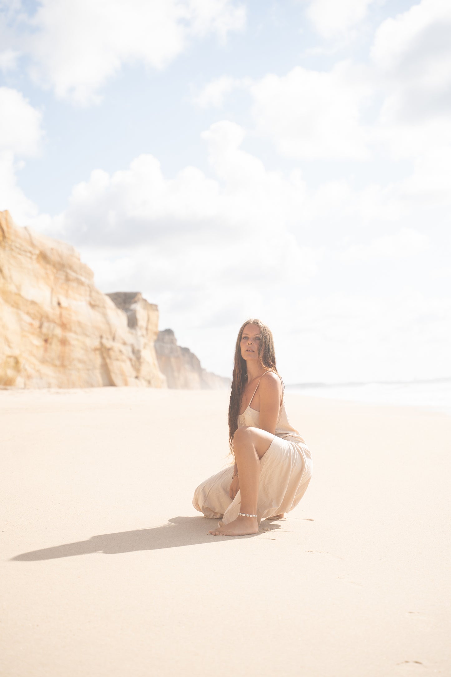 KAYANA بذلة رومبير بشكل عام بيج كريم مصنوع يدويًا قطن طبيعي يوجا مقصوص بأرجل مفتوحة فضفاض مرن يسمح بمرور الهواء مهرجان بوهو الغجر أججايا