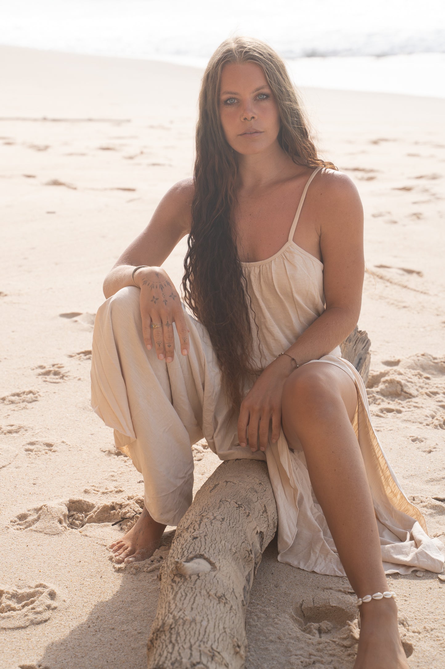 KAYANA بذلة رومبير بشكل عام بيج كريم مصنوع يدويًا قطن طبيعي يوجا مقصوص بأرجل مفتوحة فضفاض مرن يسمح بمرور الهواء مهرجان بوهو الغجر أججايا