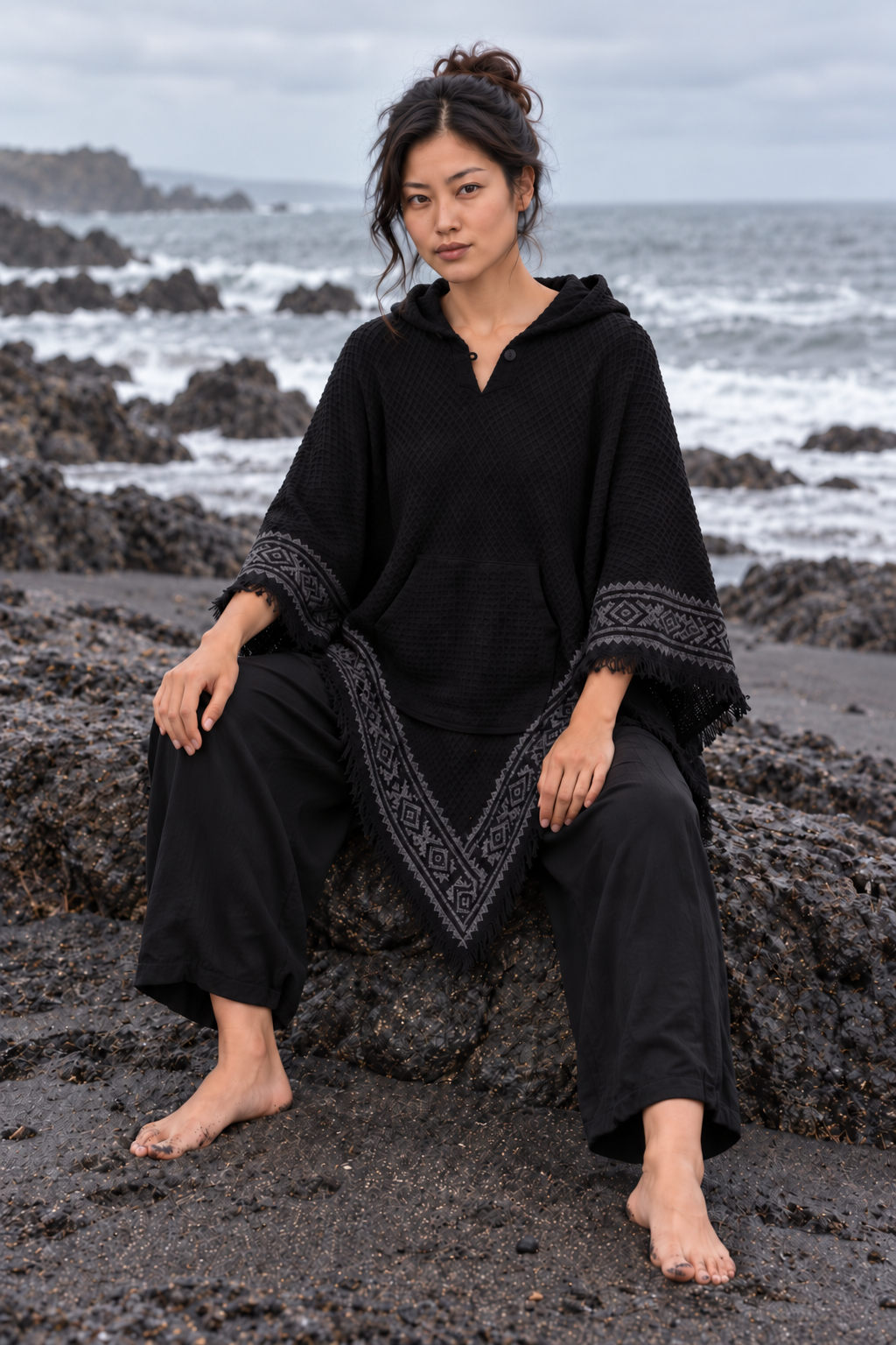 VECHO Poncho Beige Mujer Con Capucha Vegano Texturizado Algodón con Capucha Bloque Impreso Patrón Tribal Gypsy Festival Boho ceremonia ritual AJJAYA