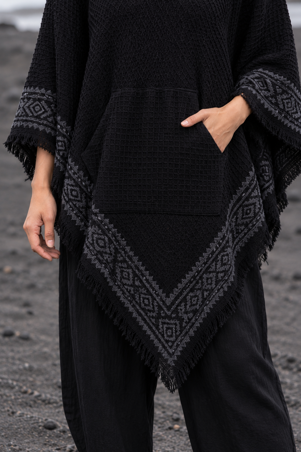VECHO Poncho Beige Mujer Con Capucha Vegano Texturizado Algodón con Capucha Bloque Impreso Patrón Tribal Gypsy Festival Boho ceremonia ritual AJJAYA