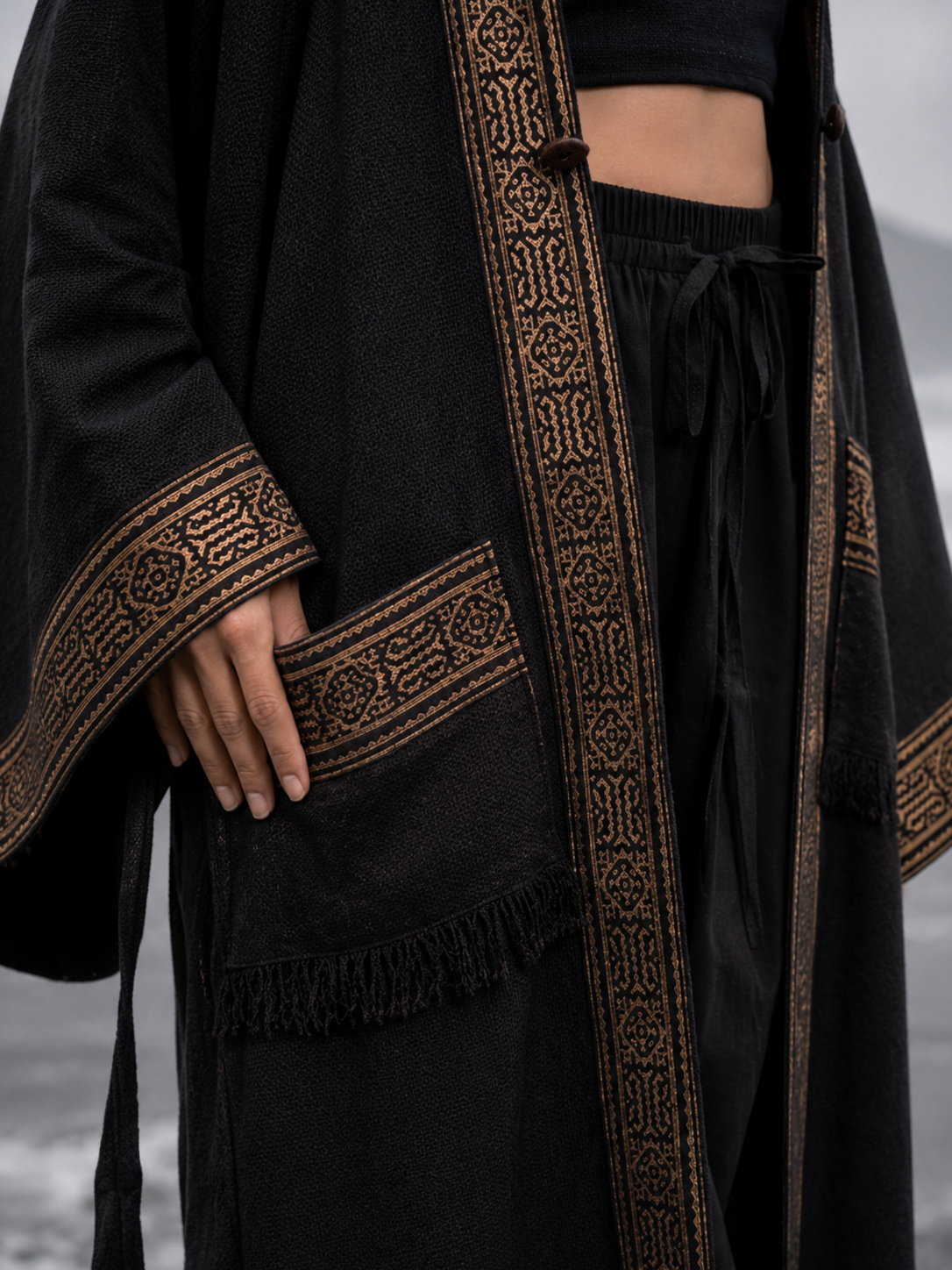 AYAWA Damen Kimono Cape Robe Beige Creme Kapuze Shipibo Heilige Muster Zeremonie Ritual Schamane Tribal Schal Wikinger Festival Wrap AJJAYA