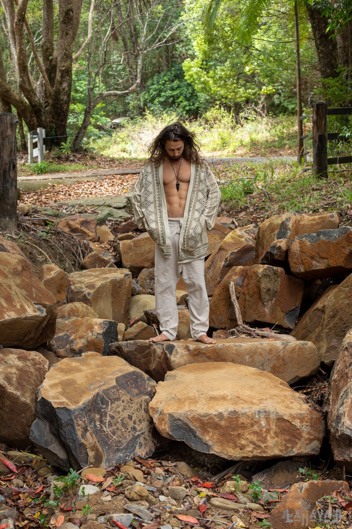 KHAL 米色男式开口棉衬衫上衣手工编织天然生态染色块印花无纽扣吉普赛部落原始节日肌肉背心 AJJAYA