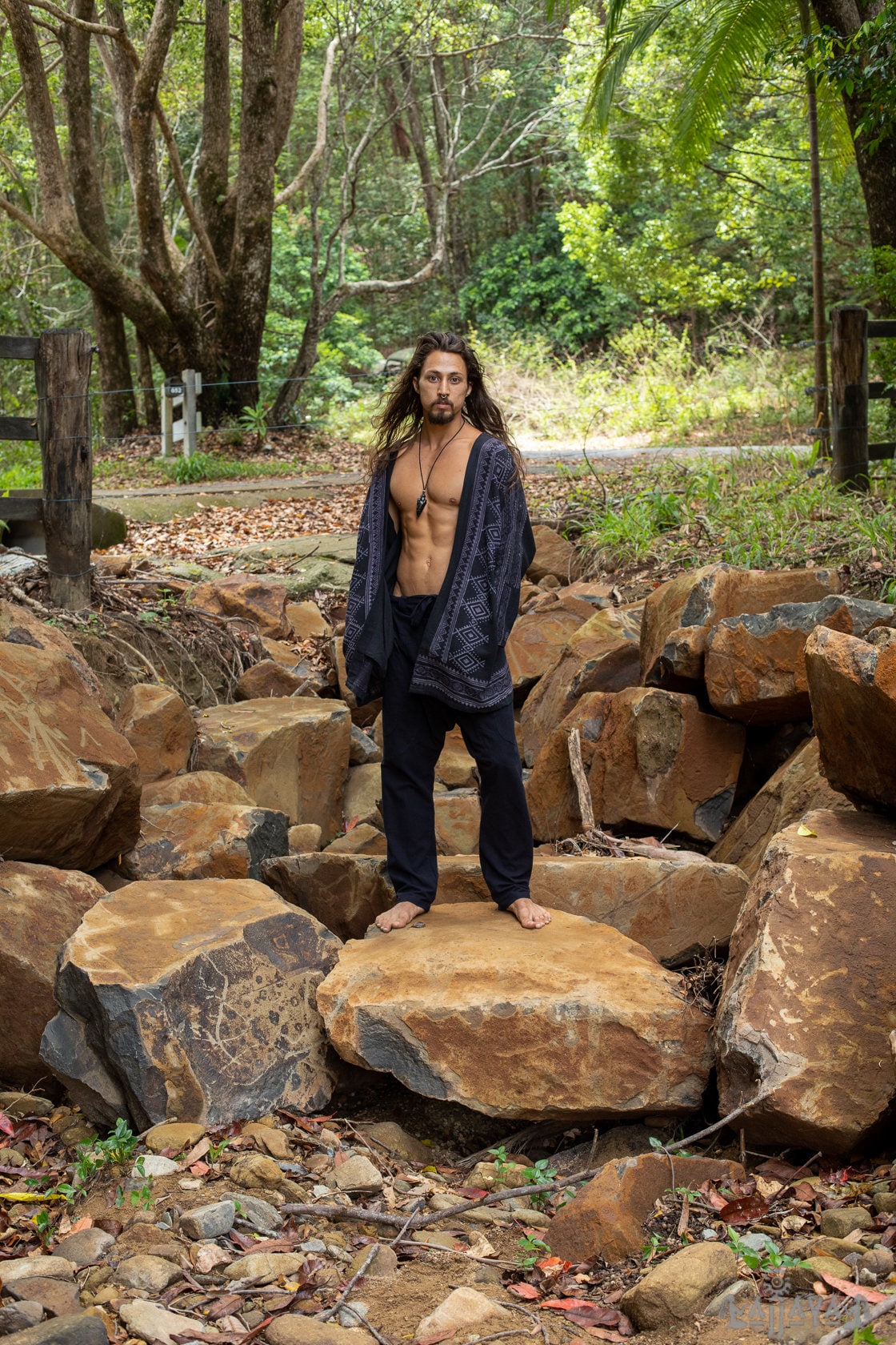 KHAL 米色男式开口棉衬衫上衣手工编织天然生态染色块印花无纽扣吉普赛部落原始节日肌肉背心 AJJAYA