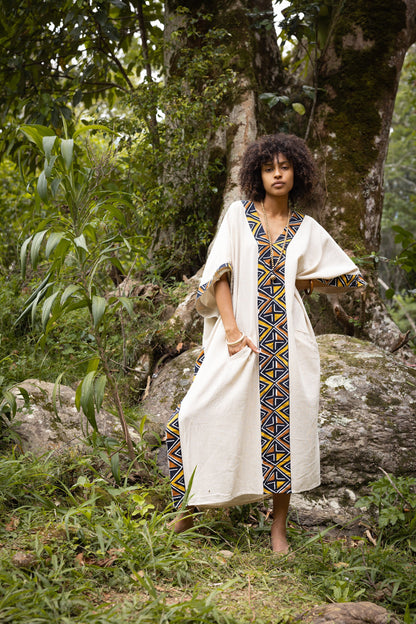 KAFATU Vestido Kaftan Negro para Mujer Maxi Patrones Tribales Africanos Bata Hecha A Mano Algodón Natural con Bolsillos Ceremonia Ritual Festival Boho AJJAYA