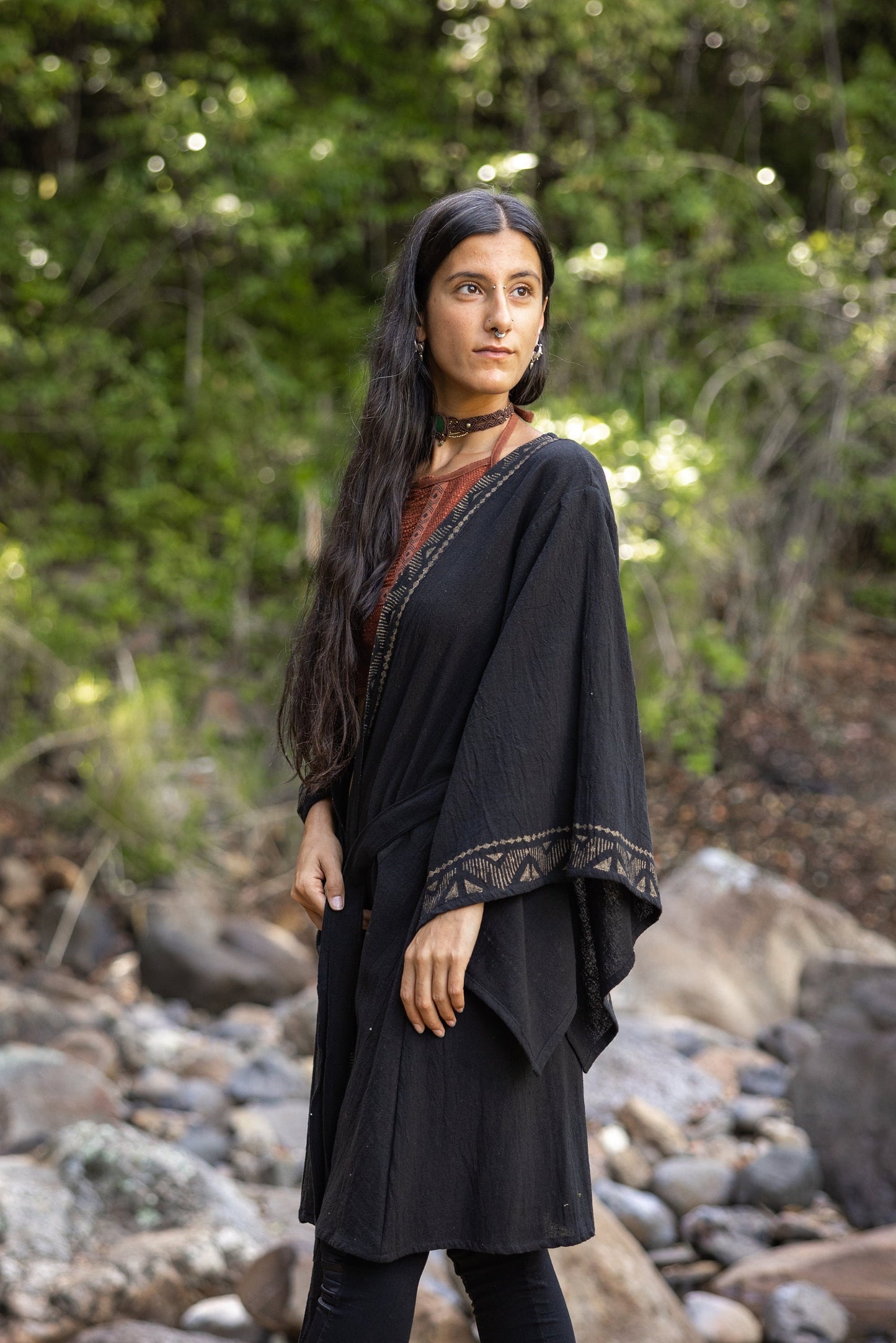 NAAMI ベージュ コットン 着物 ローブ ラップ ライト ソフト ナチュラル ダイ ブロック プリント パターン ビーチ フェス セレモニー ボヘミアン 夏 春 AJJAYA