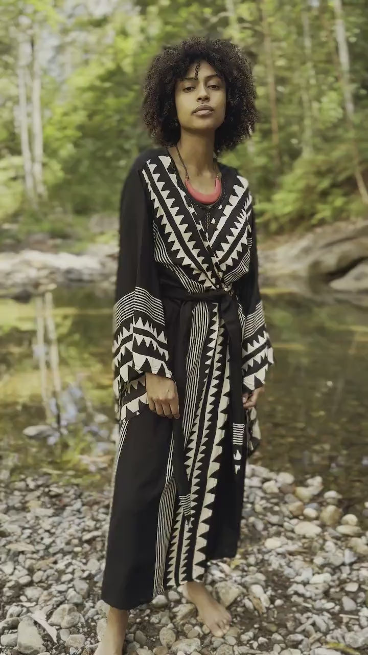 ELGA Womens Kimono Robe Arm Flairs Soft Breathable Rayon Cotton Festival Black and White Tribal African Patterns Elegant Boho Pyjama AJJAYA