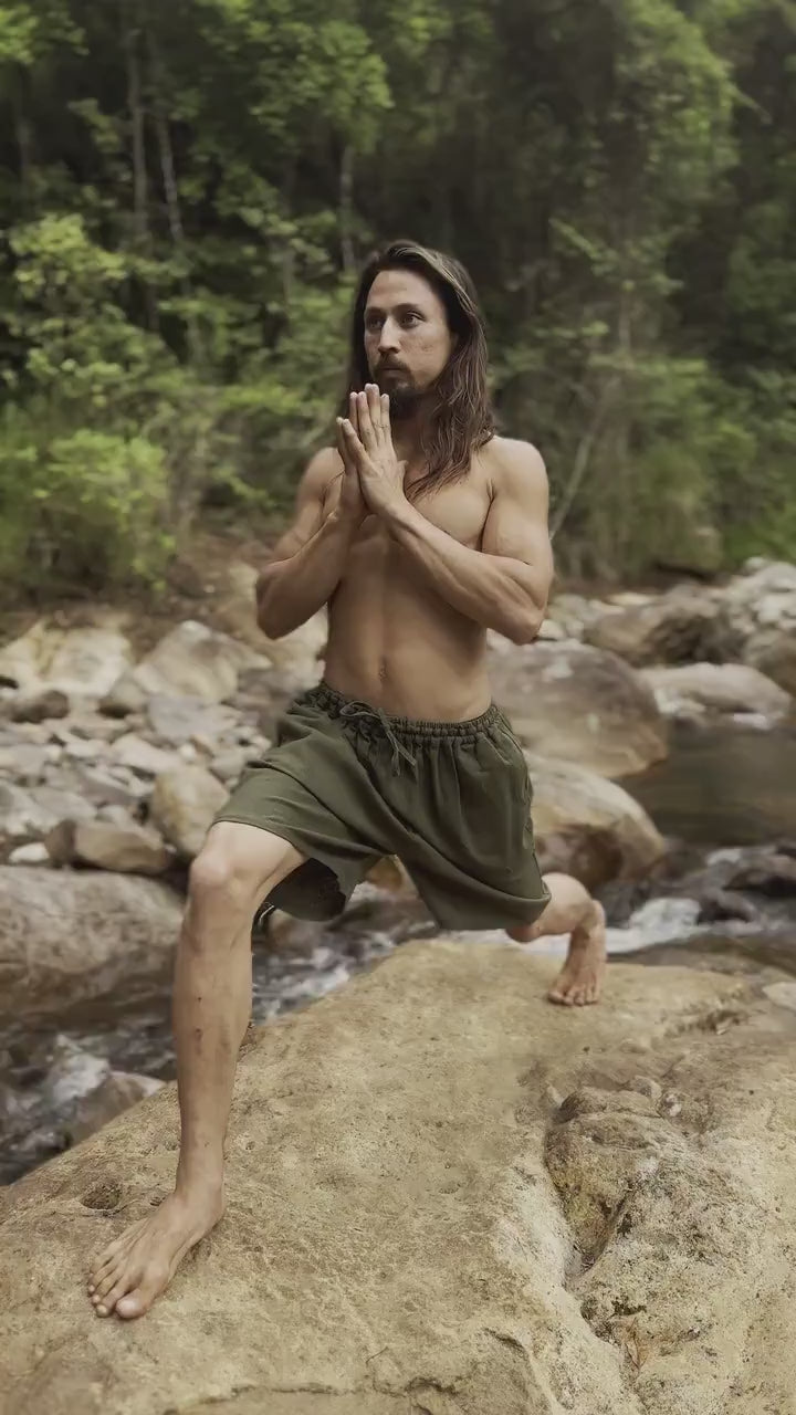 YUGINI Yoga Short Pants Sage Short Loose Comfortable Mens Shorts Pockets Natural Cotton Plant Dyed Yoga Workout Ninja Festival Gym AJJAYA