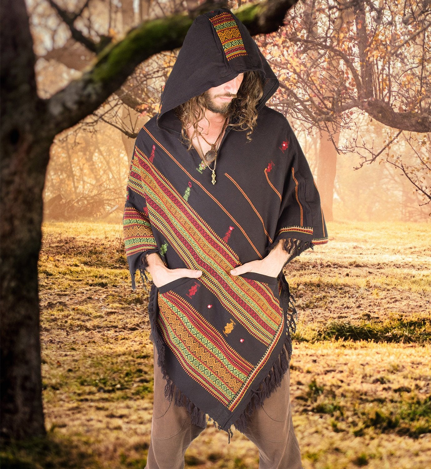 Poncho noir pour homme avec grande capuche cachemire laine Earthy Tribal Pattern Festival Gypsy AJJAYA hiver chaud primitif nomade mexicain poches