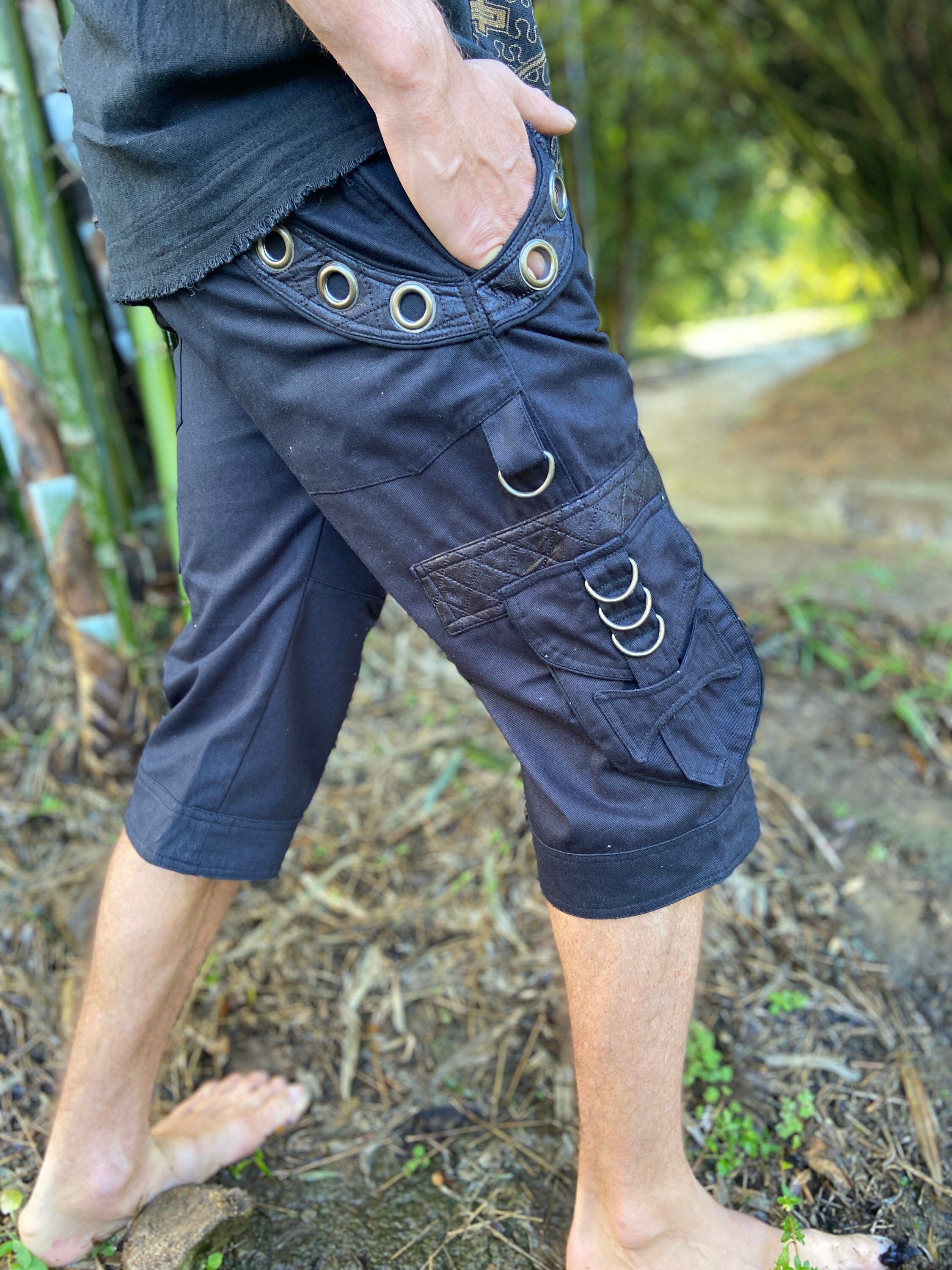 DAKRU Black Cargo Mens Pants Shorts Below Knee Tactical Functional Many Pockets Festival Tribal Nomadic Rave Steampunk Short Trousers AJJAYA
