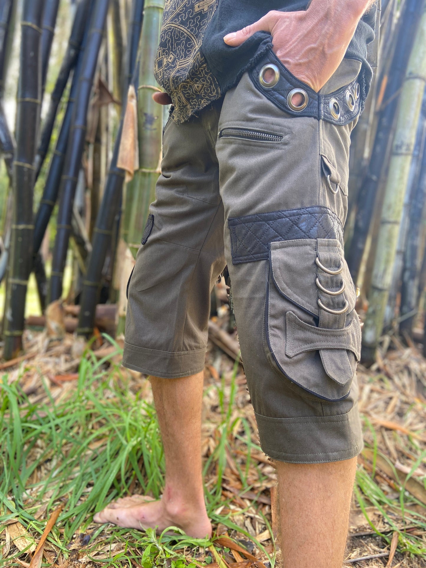 DAKRU Green Cargo Mens Pants Shorts Below Knee Tactical Functional Many Pockets Festival Tribal Nomadic Rave Steampunk Short Trousers AJJAYA