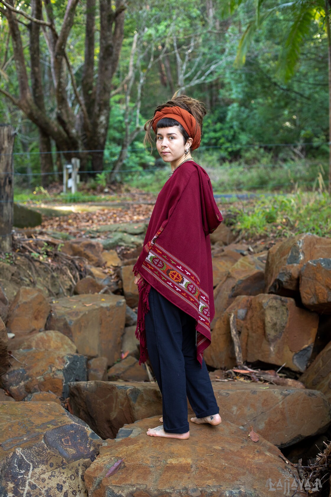 VIRIYA Red Burgandi Womens Poncho Handwoven Wool Premium Pure Cashmere Winter Zen Embroidery Boho Gypsy Festival Mexican Aztec Celtic AJJAYA