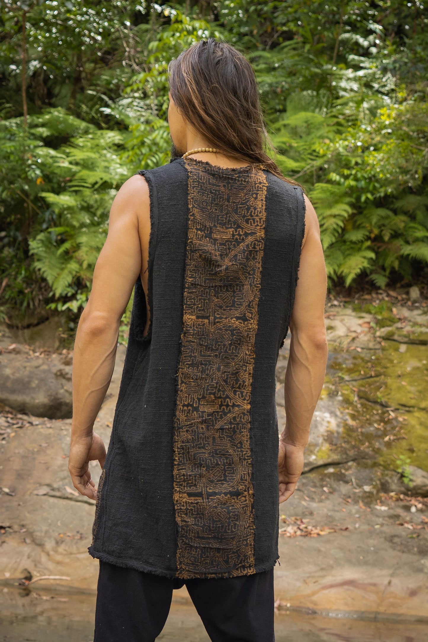 AKAU Tank Top Black Sleeveless Shirt Shipibo Block Printed Handmade Natural Muscle Cotton Shamanic Tribal Festival Ceremony Ritual AJJAYA