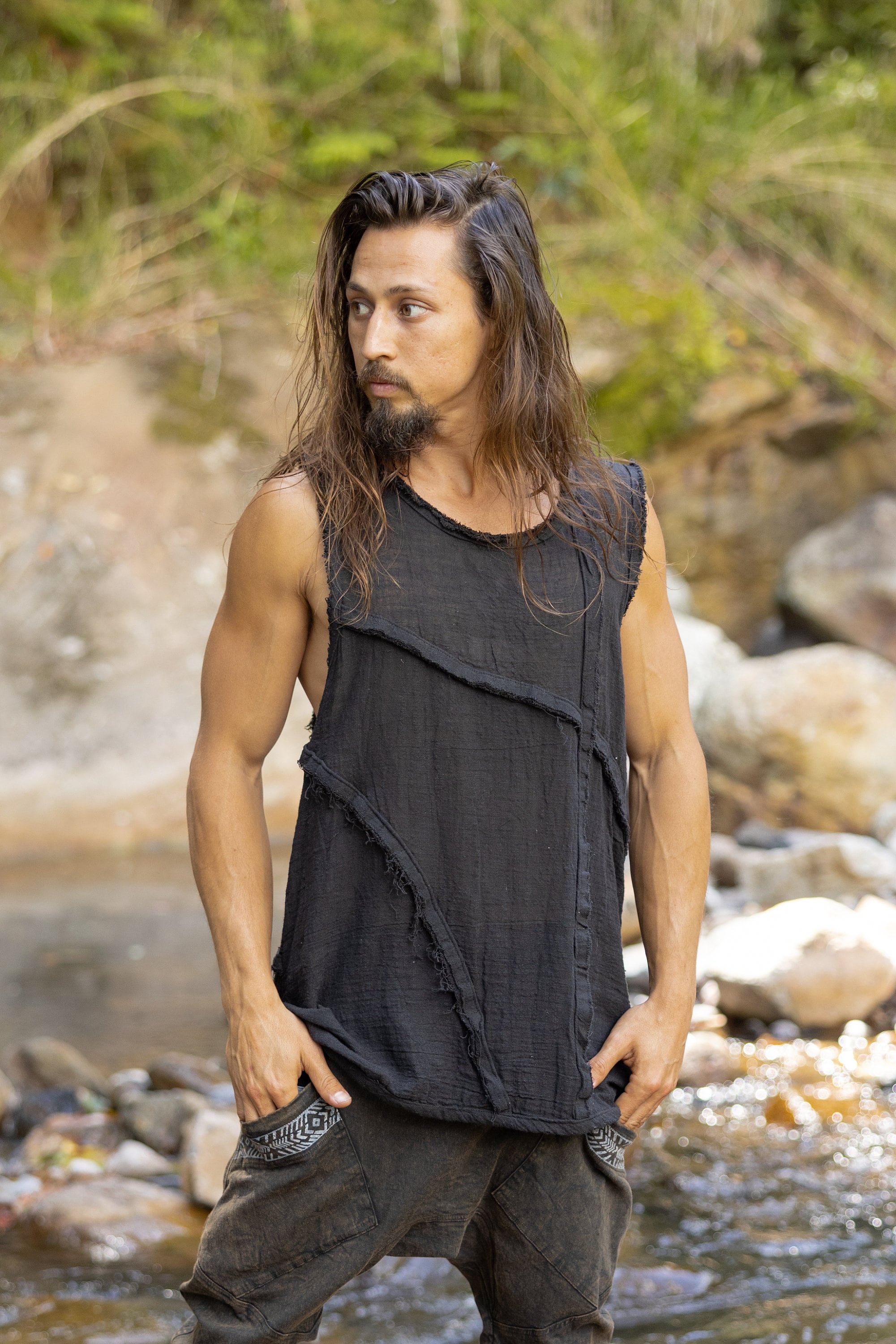 Our ARIKI tank top is designed with both comfort and agility in mind. Its loose fit and sleeveless design allow for free movement, making it perfect for day-to-day usage, festivals, ceremonies, or rituals.