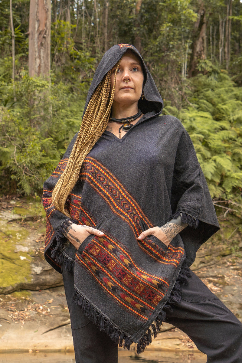 SAMADHI Womens Hooded Poncho Pure White Cashmere Tribal Embroidery Large Hood Two Pockets Shaman AJJAYA