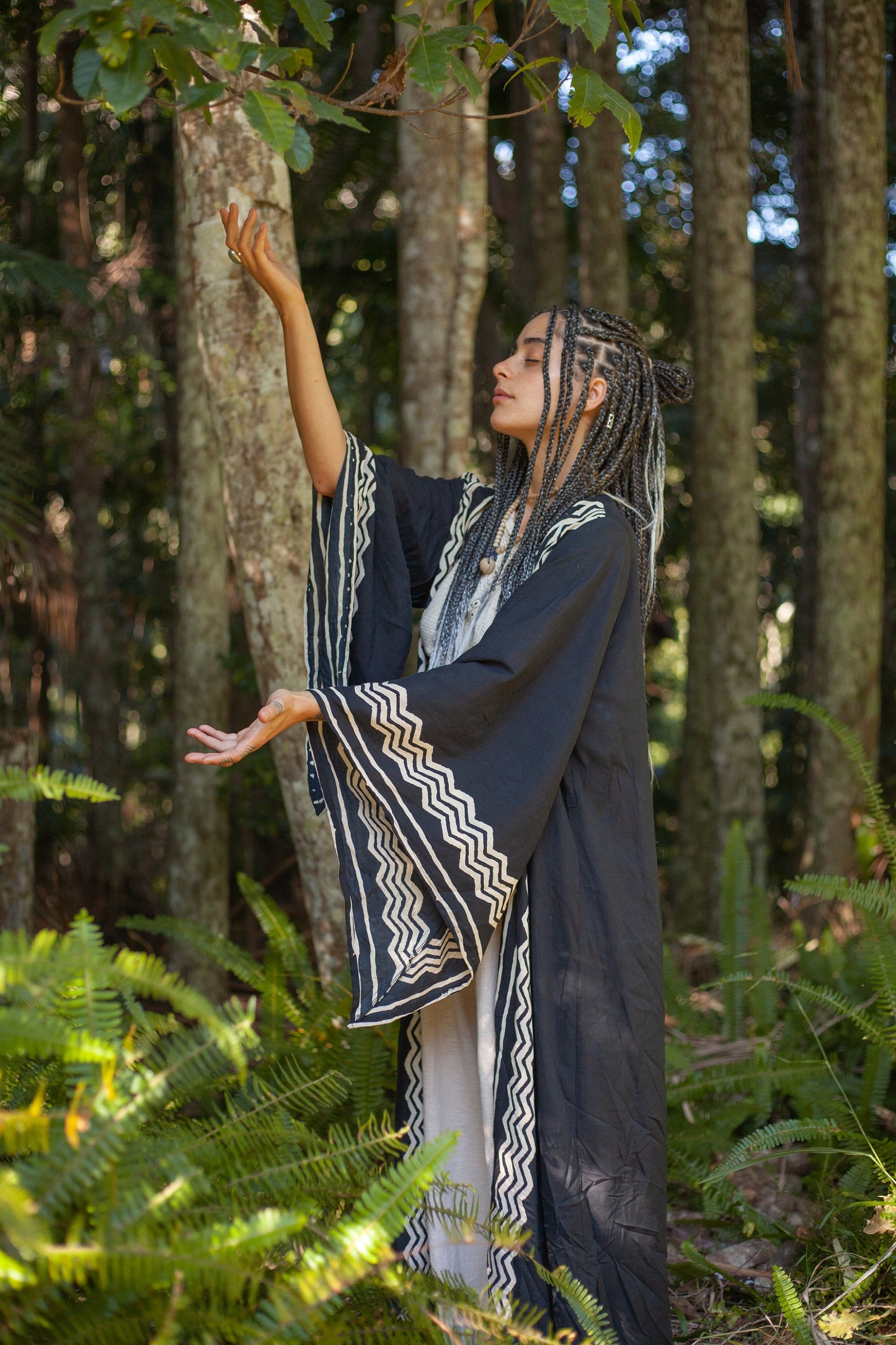 ELGA Womens Kimono Robe Arm Flairs Soft Breathable Cotton Rayon Festival Black and White Tribal African Patterns Elegant Boho Pyjama AJJAYA